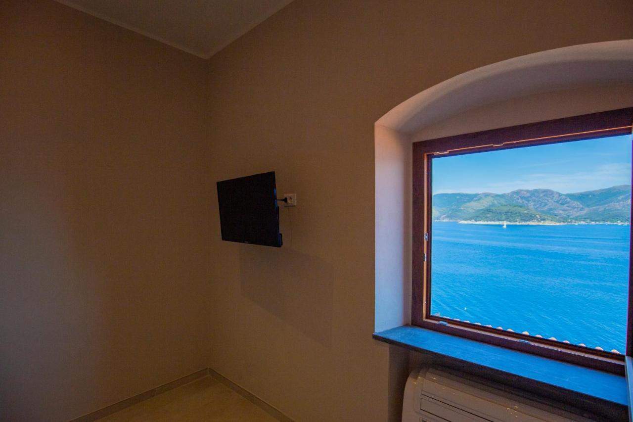 Helloelba Appartamento Il Faro Portoferraio Kültér fotó